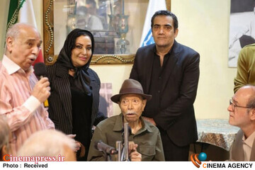 علی نصیریان