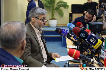 بررسی تحولات شبکه رادیویی قرآن 17 آذر 1404