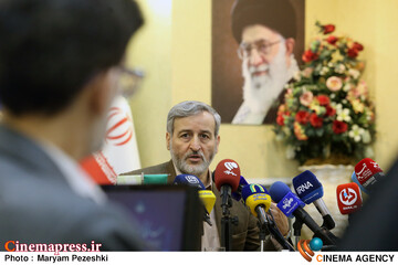 بررسی تحولات شبکه رادیویی قرآن 17 آذر 1404