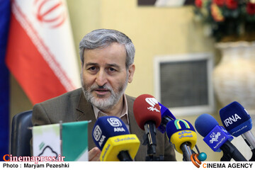 بررسی تحولات شبکه رادیویی قرآن 17 آذر 1404