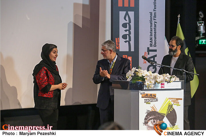 از دفاع تمام قامت «آقای دبیر» از کیفیت آثار تا چپاندن یک اثر ضعیف و بی‌ربط با «جنگ ۱۲ روزه» به عنوان «مستند افتتاحیه»!