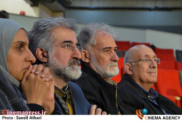 رو نمایی از کتاب های باز اندیشی در سینمای مستند و آفرینس صحنه در سینمای مستند