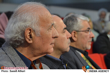 رو نمایی از کتاب های باز اندیشی در سینمای مستند و آفرینس صحنه در سینمای مستند