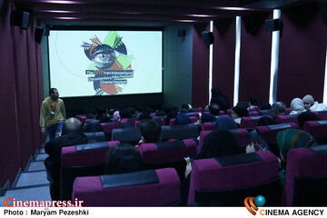 ششمین روز <a href='https://sayeb.ir/tag/%d8%ac%d8%b4%d9%86%d9%88%d8%a7%d8%b1%d9%87-%d8%b3%db%8c%d9%86%d9%85%d8%a7-%d8%ad%d9%82%db%8c%d9%82%d8%aa'></div>جشنواره سینما حقیقت</a> 24 آذر 1404
