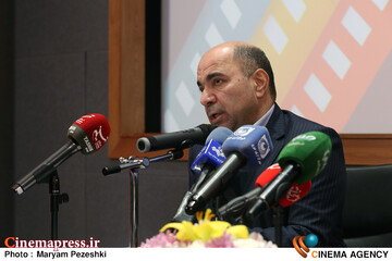 نشست خبری جایزه هشتمین دوره پژوهش سال سینمای ایران 1 دی 1404