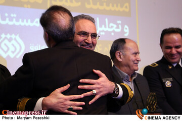 رونمایی از مستند عمق میدان 7 دی 1404؛ امیر دریادار بمانی