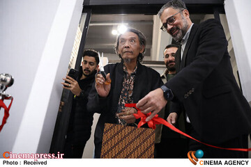 نمایشگاه کارتون و پوستر «ترور آنلاین» توسط کاریکاتوریست اندونزیایی «جیتت کاستانا» افتتاح شد