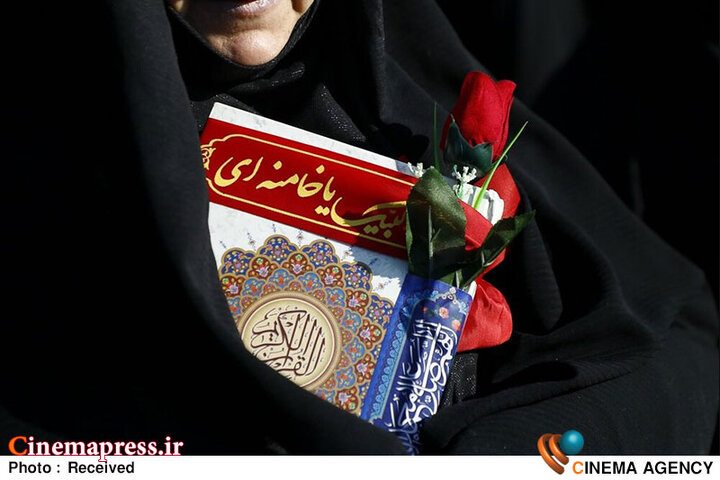 این همه «لشکر» فقط به «عشق رهبر» آمده بود؛ «دولتمردان» لطفا جوگیر نشوند و سوء استفاده نکنند!