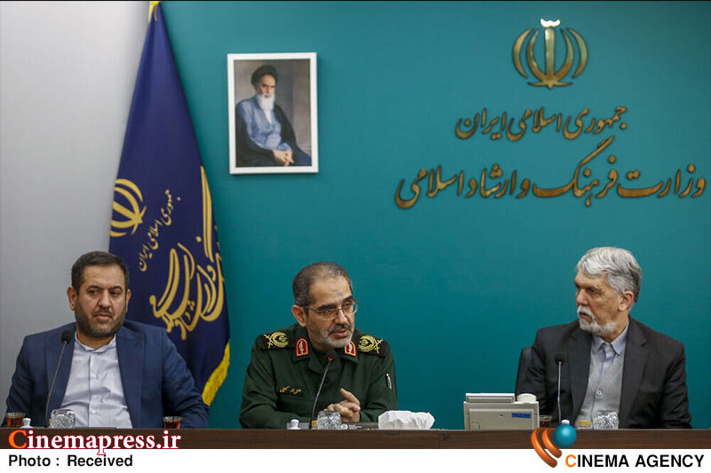 «بسیج» گرچه در کنار «حاکمیت» و «دولت» است اما «مشروعیت» خود را از «مردم» میگیرد/ «بسیج» به اقیانوس «مردم» متصل است و باید وجهه «مردمی بودن» و اتصال خود با «مردم» را حفظ کند «بسیج» گرچه در کنار «حاکمیت» و «دولت» است اما «مشروعیت» خود را از «مردم» میگیرد/ «بسیج» به اقیانوس «مردم» متصل است و باید وجهه «مردمی بودن» و اتصال خود با «مردم» را حفظ کند