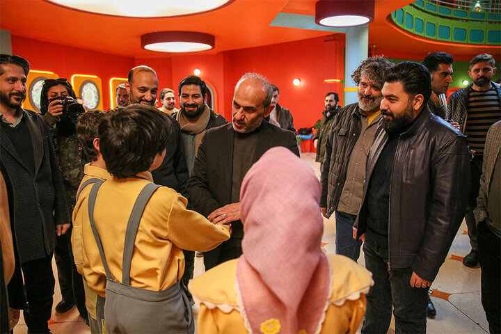 فناوری و بستر تولیدات بسیار فاخر در حوزه کودک و نوجوان در بخش‌های تولیدی «حوزه هنری» و همچنین «صداوسیما» وجود دارد