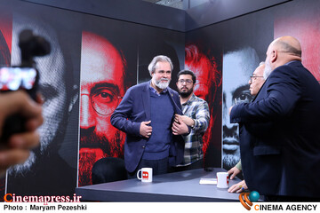 حاشیه روز هشتم <a href='https://sayeb.ir/tag/%d8%ac%d8%b4%d9%86%d9%88%d8%a7%d8%b1%d9%87-%d9%81%db%8c%d9%84%d9%85-%d9%81%d8%ac%d8%b1'></div>جشنواره فیلم فجر</a> 18 بهمن 1404 فریدزاده