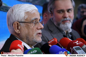 هنرمند باید آیینه جامعه باشد/ هنرمند باید متوجه باشد برای نسل جوانان خط و رهنمود می‌دهند