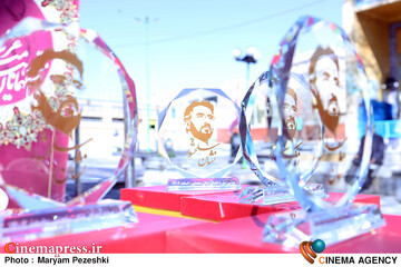 اهدای نشان سلحشور 8 اسفند 1404