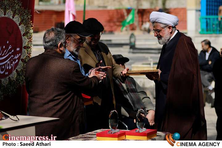 «خداوند» به همهٔ ما توفیق دهد که «بذر ایمان» را با «آثار هنری» در دل جوانان و نوجوانان بکاریم