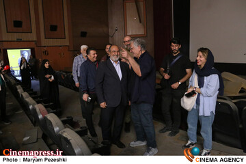 بازدید رئیس سازمان سینمایی از آسیب های جنگ تحمیلی سوم بر سینما شکوفه 16 اردیبهشت 1405