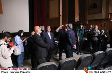 بازدید رئیس سازمان سینمایی از آسیب های جنگ تحمیلی سوم بر سینما شکوفه 16 اردیبهشت 1405