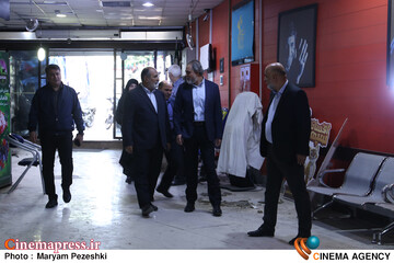 بازدید رئیس سازمان سینمایی از آسیب های جنگ تحمیلی سوم بر سینما شکوفه 16 اردیبهشت 1405