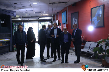 بازدید رئیس سازمان سینمایی از آسیب های جنگ تحمیلی سوم بر سینما شکوفه 16 اردیبهشت 1405