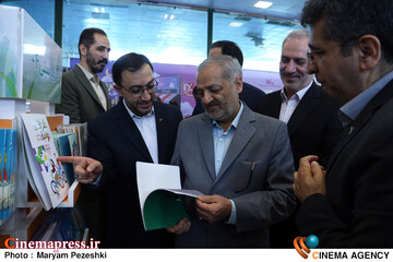 بازدید وزیر آموزش و پرورش از نمایشگاه کودک و نوجوان 11 خرداد 1405