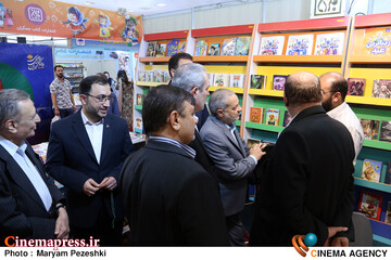 بازدید وزیر آموزش و پرورش از نمایشگاه کودک و نوجوان 11 خرداد 1405