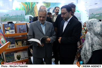 بازدید وزیر آموزش و پرورش از نمایشگاه کودک و نوجوان 11 خرداد 1405