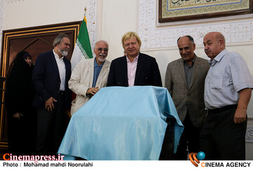آیین بزرگداشت مقام فرهنگی هنری مرحوم استاد علی حاتمی