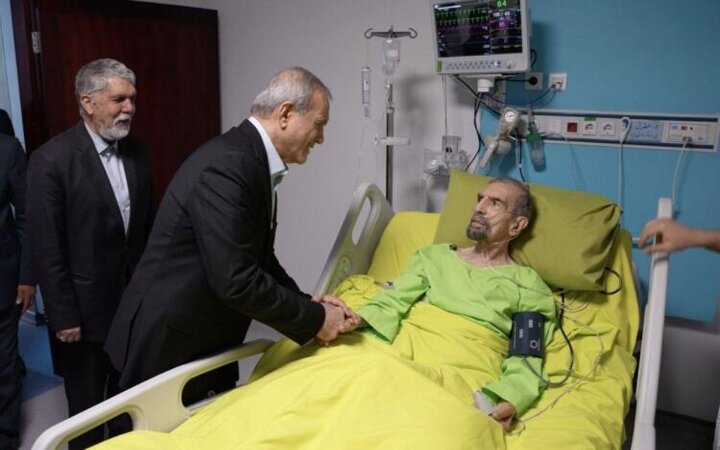 «رئیس‌جمهور پزشکیان» از «سیدعلی موسوی گرمارودی» عیادت کردند