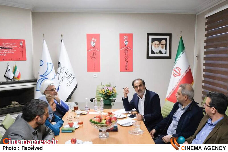 «معاون امور هنری وزیر ارشاد» از روند اجرایی و برنامهریزی «جشنواره بینالمللی نمایش عروسکی تهران-مبارک» بازدید کرد «معاون امور هنری وزیر ارشاد» از روند اجرایی و برنامهریزی «جشنواره بینالمللی نمایش عروسکی تهران-مبارک» بازدید کرد