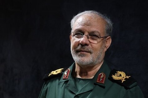«رادیو» به دلیل اتکای بیشتر به «کلام» ظرفیت ارزشمندی برای انتقال عمیق و گسترده پیام‌ها دارد/ شنیدن «صدای مقاومت» و مواضع مسئولان و فرماندهان به «مردم» دلگرمی می‌دهد
