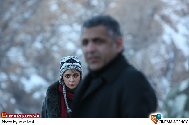 جدول پخش فیلم سینمایی «پذیرایی ساده» در سینماهای تهران ترانه علیدوستی و مانی حقیقی در فیلم سینمایی «یک پذیرایی ساده» به کارگردانی مانی حقیقی
