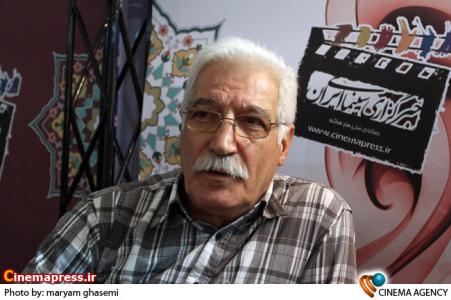 حبیب کاوش در غرفه خبرگزاری سینمای ایران در نوزدهمین نمایشگاه مطبوعات