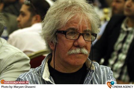 مسعود کرامتی کارگردان در مراسم اختتامیه نخستین جشنواره فیلم های ویدئویی تهران 