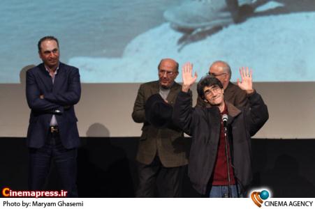 تقدیر از ناصر تقوایی در ششمین جشن منتقدان و نویسندگان سینمایی 