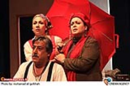 بهاره رهنما- سعیده آجرلی - یعقوب صباحی در  اجرای تئاتر فیل
