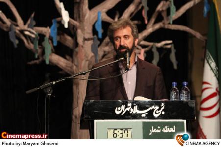 امیر خوراکیان رئیس سازمان فرهنگی شهرداری در چهارمین جشنواره طنز طهران 